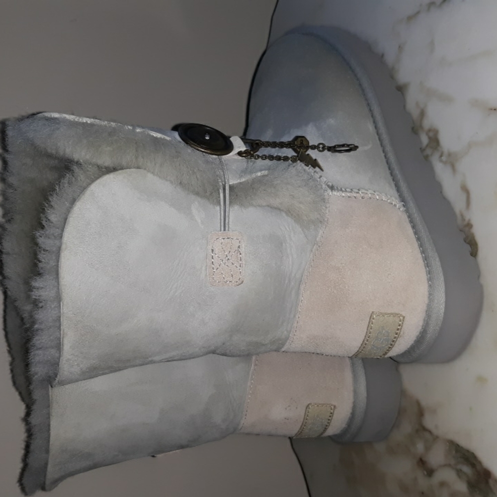 UGG Limited Edition "Azalea" Charm Boots-Light Mint/Gray/Cream - Picture 4 of 16